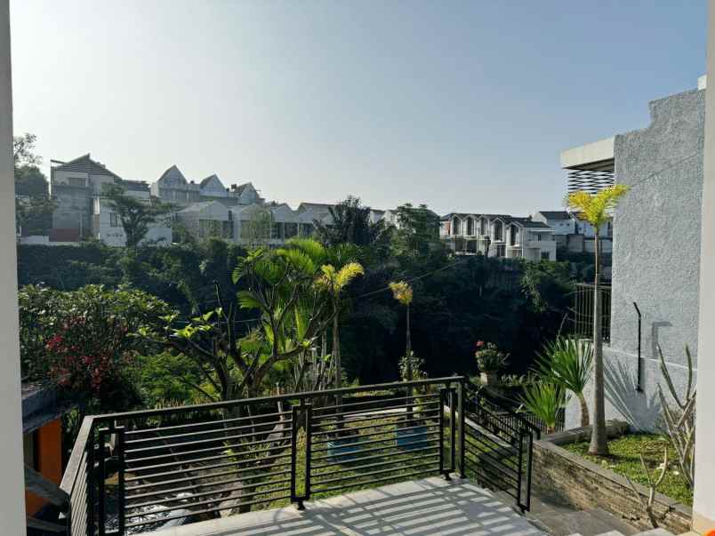 disewakan rumah jl ters cibaligo sariwangi