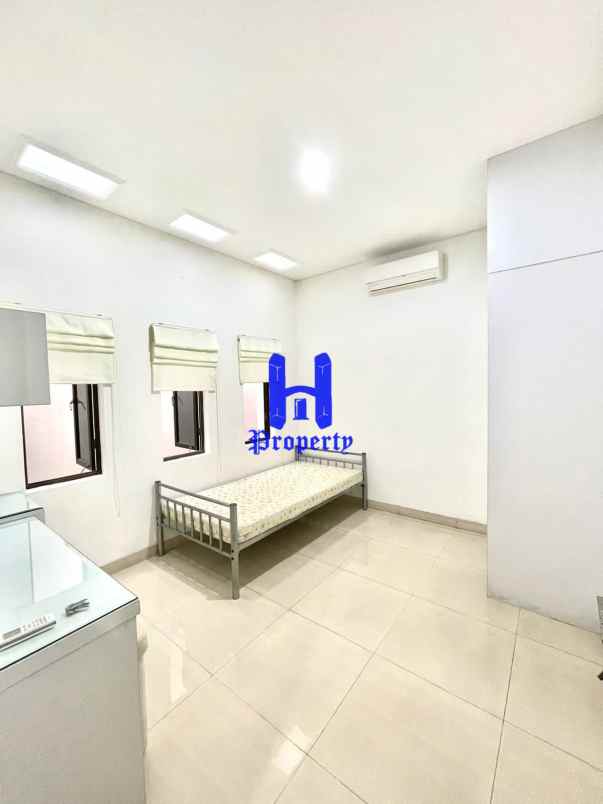 disewakan rumah komplek cemara asri jalan