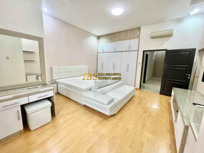 disewakan rumah komplek cemara asri jalan