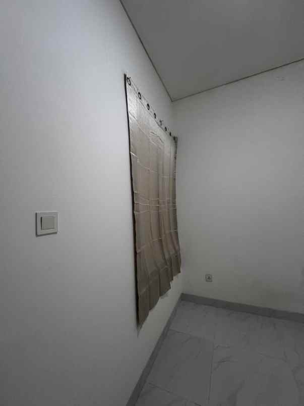 disewakan rumah lavon swan city cikupa