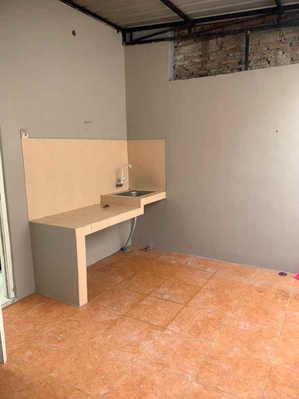 disewakan rumah pleret km 1