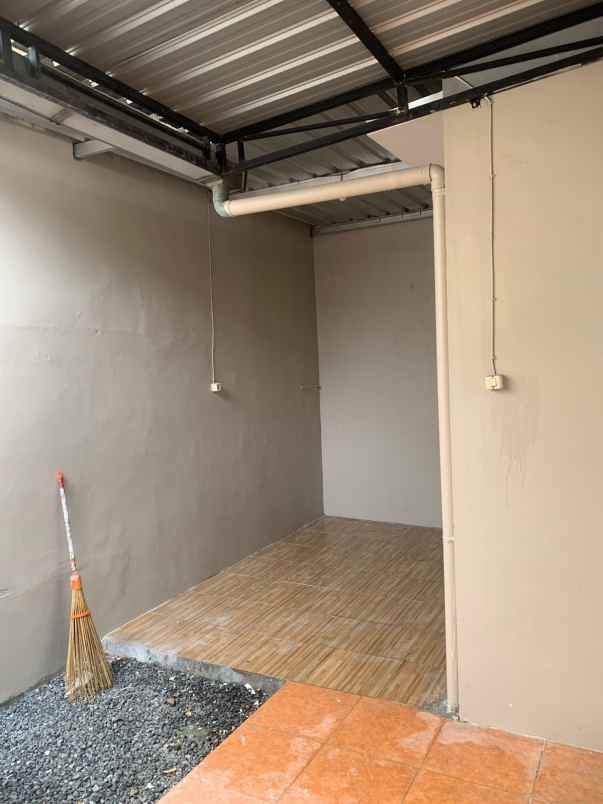 disewakan rumah pleret km 1