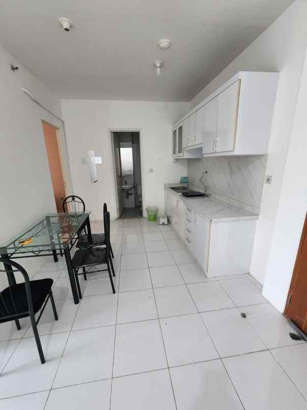 eastcoast residence pakuwon city 3br lantai 8