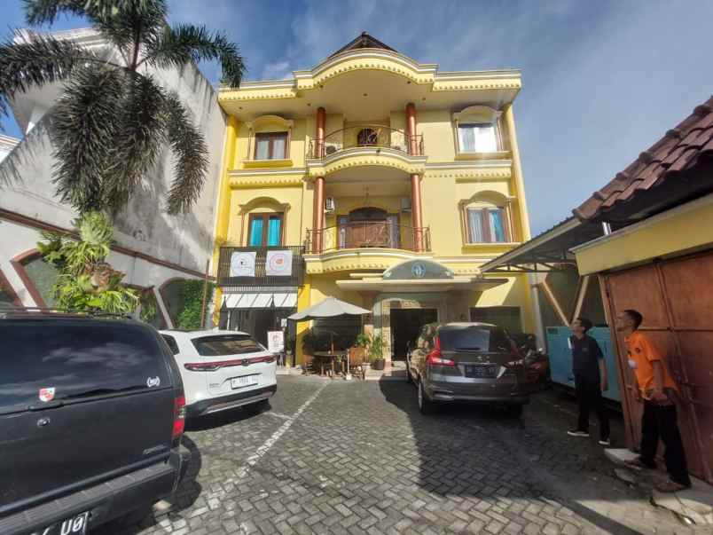 hotel dekat ambarukmo plaza jogja dijual murah