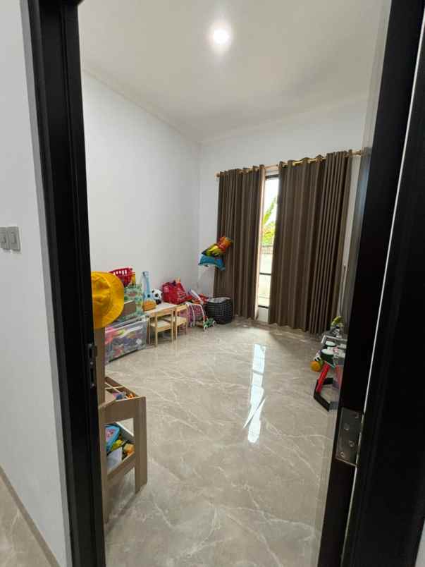 jual cepat rumah mewah 2 lantai di cibubur m