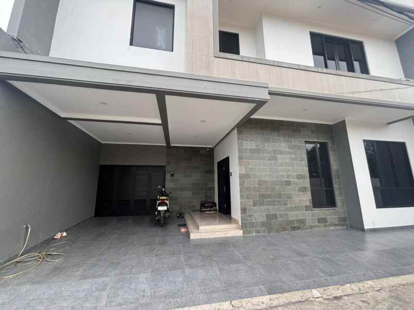 jual cepat rumah mewah 2 lantai di cibubur m
