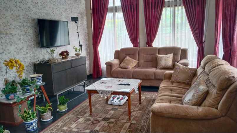 jual rumah luas view lembah di ciumbuleuit bandung