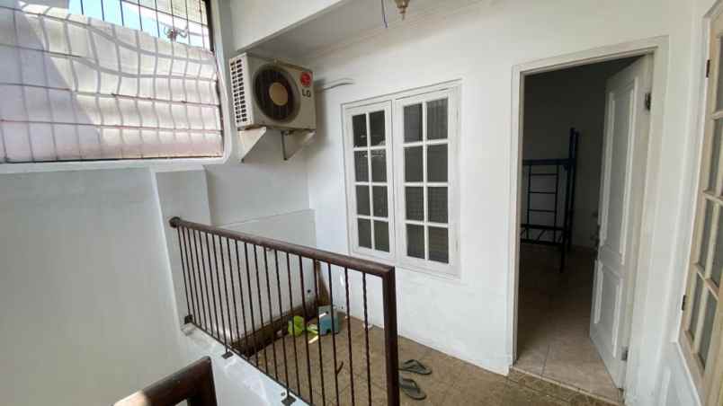 jual rumah raffles hills