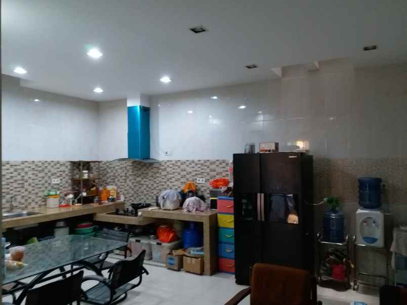 jual rumah taman palem lestari jak bar