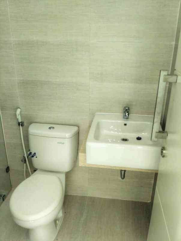 jual sewa rumah 2 lantai pelican hill citraland utara