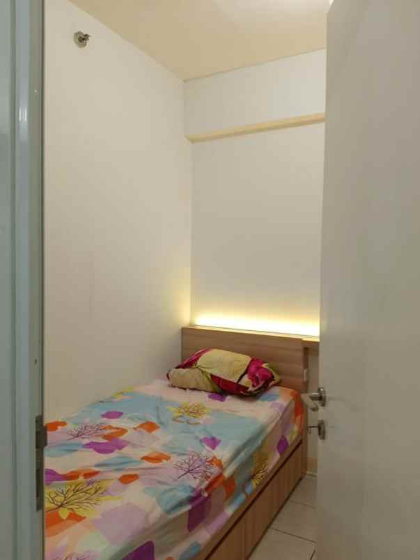 jual unit apartment green pramuka city 2br furnish