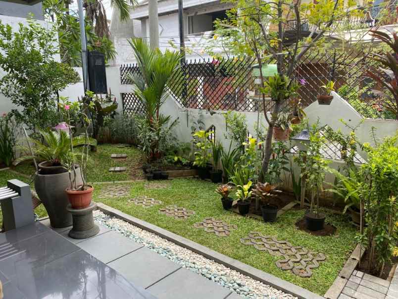 manyar tirtoyoso lokasi strategis dekat sekolah