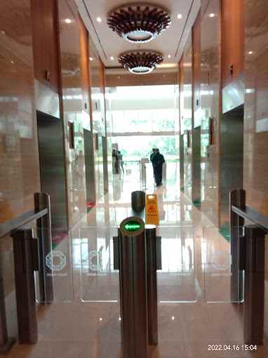 ruang kantor plaza oleos tb simatupang jakarta selatan