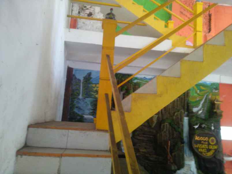 ruko gudang kantor tepi jalan dekat alun2