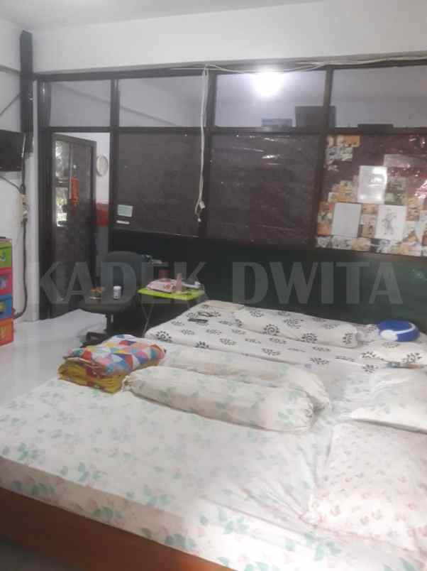 ruko lantai 3 jalan merdeka renon dekat hayam wuruk