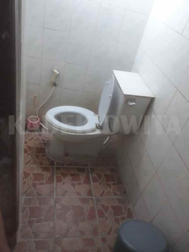 ruko lantai 3 jalan merdeka renon dekat hayam wuruk