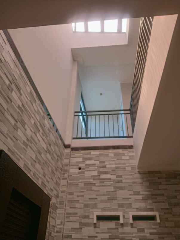 rumah 2 lantai di permata depok regency