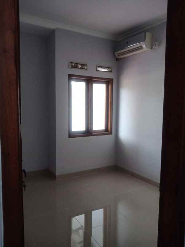 rumah 2 lantai di permata depok regency