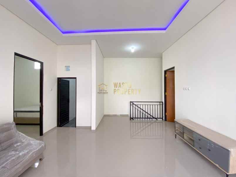 rumah 2 lantai kontemporer siap huni di ngaglik sleman