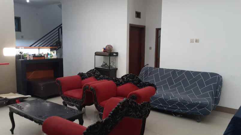 rumah 2 lantai one gate system sayap batununggal