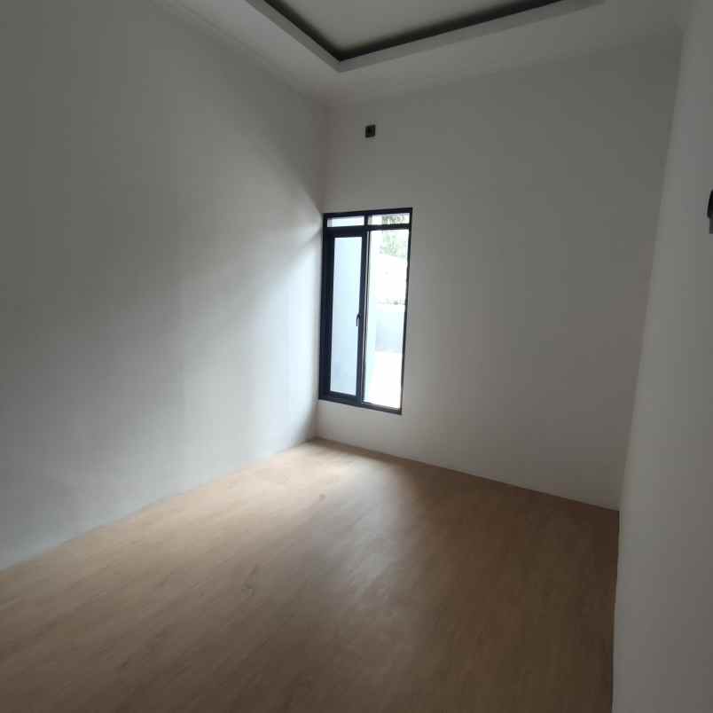 rumah 2 lantai selangkah ke stasiun cikarang