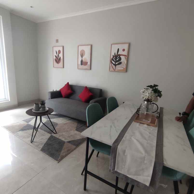 rumah 2 lantai selangkah ke stasiun cikarang