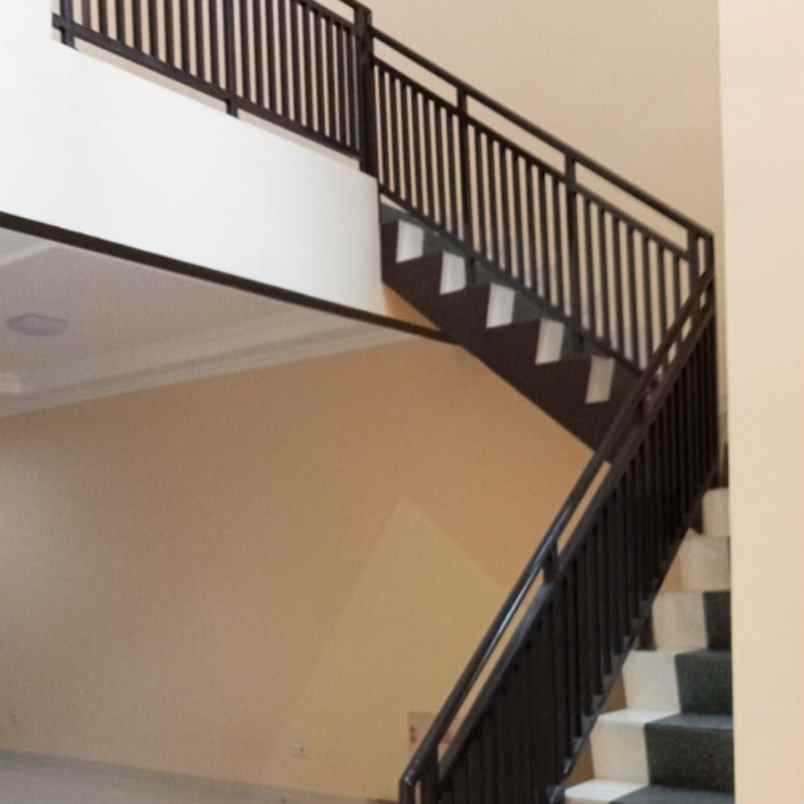 rumah baru 2 lantai siap huni dekat exit toll pasteur