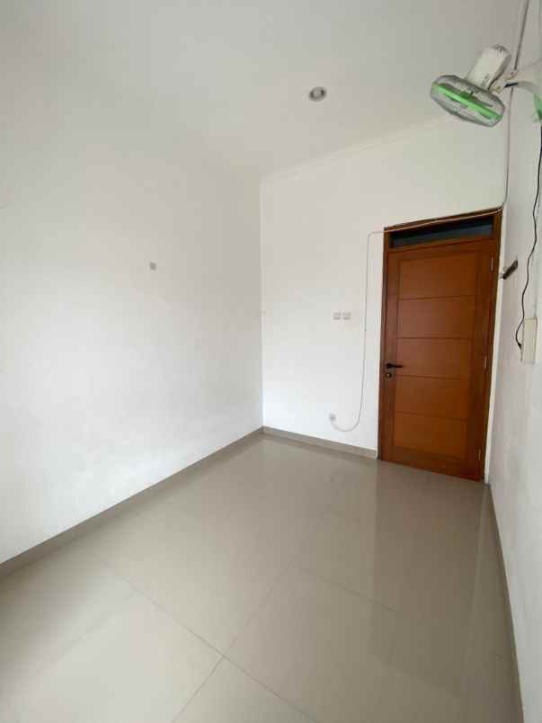 rumah baru cisaranten arcamanik dekat antapani bandung