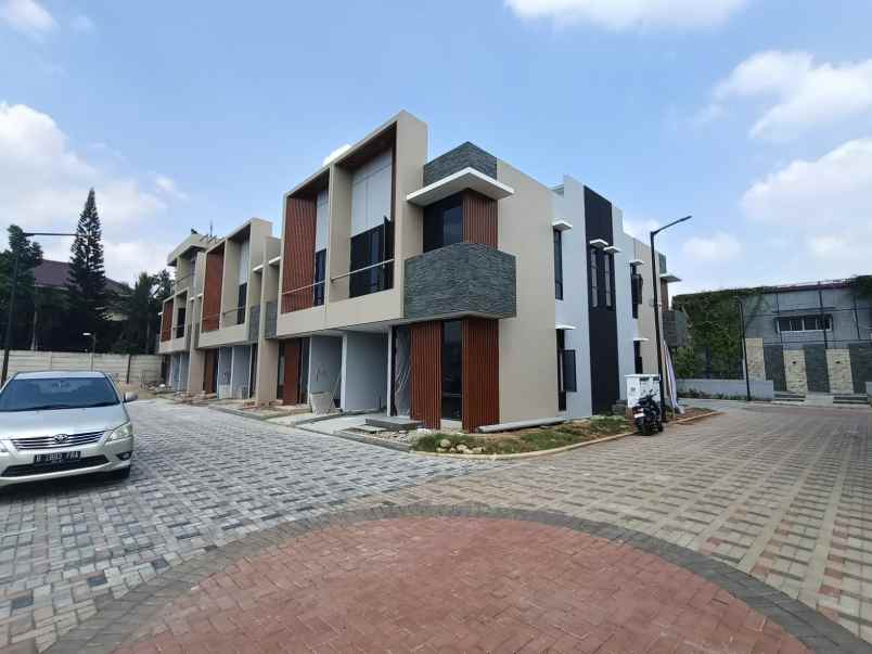 rumah baru dalam townhouse di kembangan jakbar