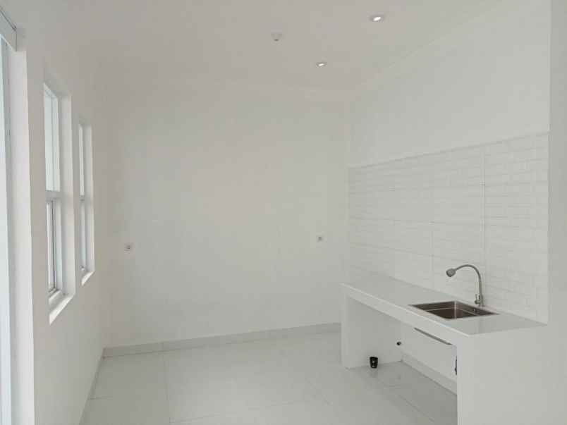 rumah baru minimalis di cisaranteun arcamanik antapani