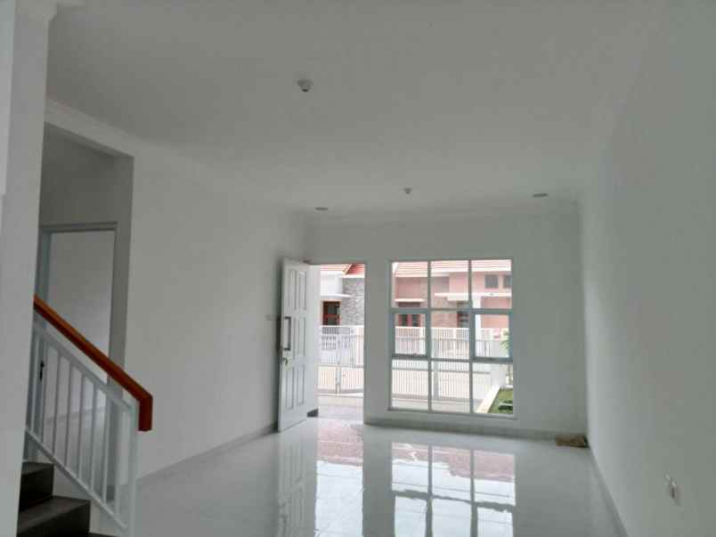 rumah baru minimalis di cisaranteun arcamanik antapani