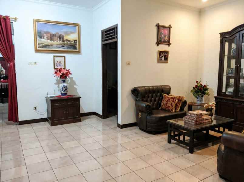 rumah ciracas jakara timur luas 240m2 harga 1 6milyar