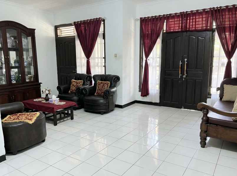 rumah ciracas jakara timur luas 240m2 harga 1 6milyar
