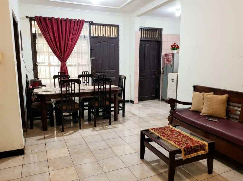 rumah ciracas jakara timur luas 240m2 harga 1 6milyar