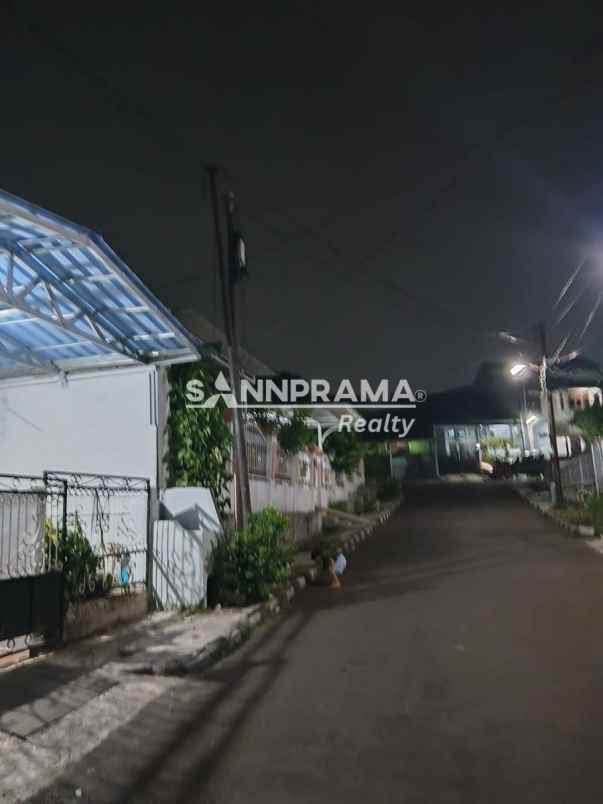rumah dalam perumahan mekarjaya depok rntami