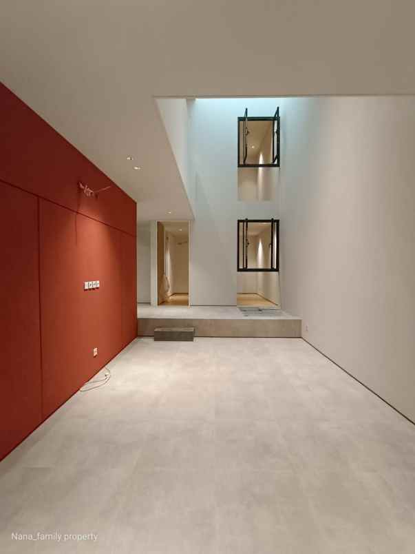 rumah dalam townhouse minimalis modern di joglo jakbar