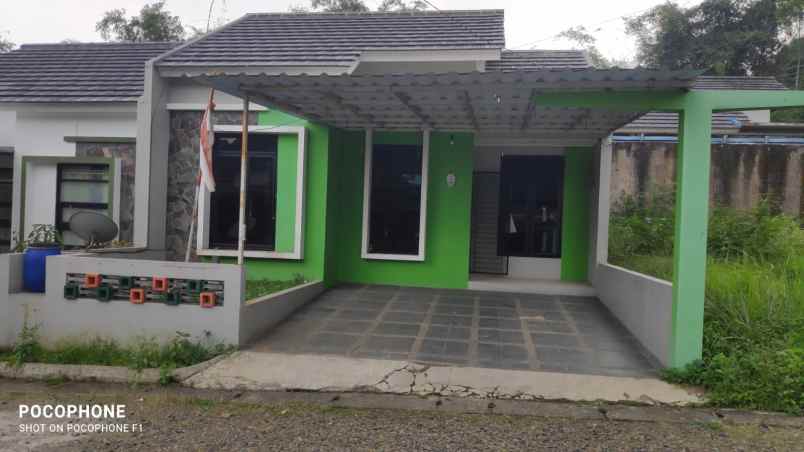 rumah di cihanjuang parongpong