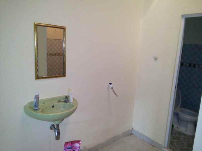 rumah dijual dekat exit tol dan pasar induk cikopo