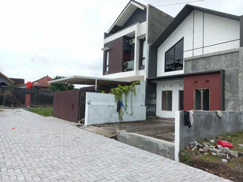 rumah dijual di sukoharjo kota dekat jalan raya jombor