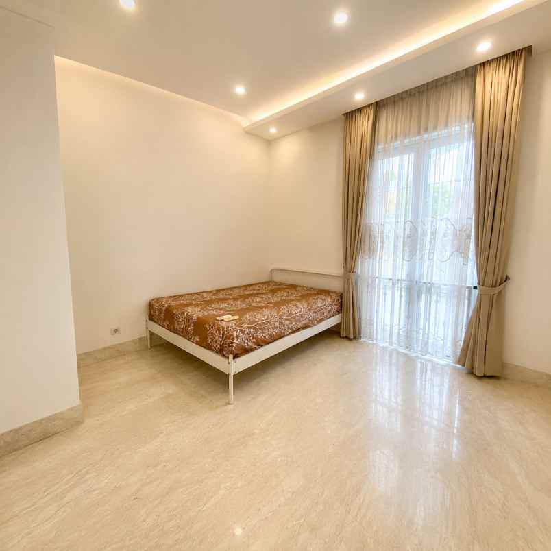 rumah disewakan di menteng