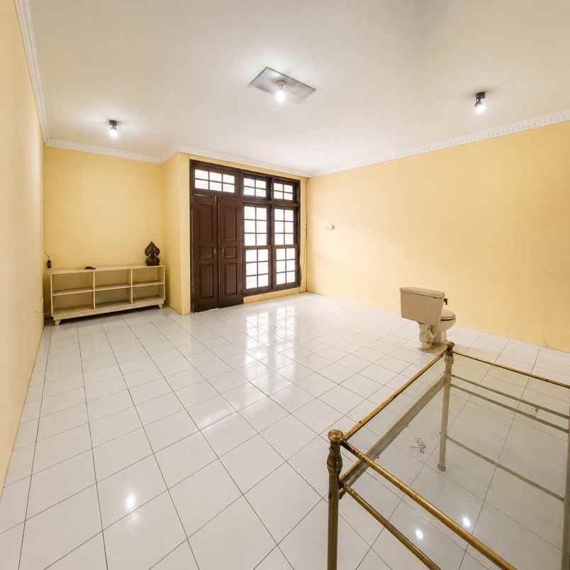 rumah disewakan di menteng dalam