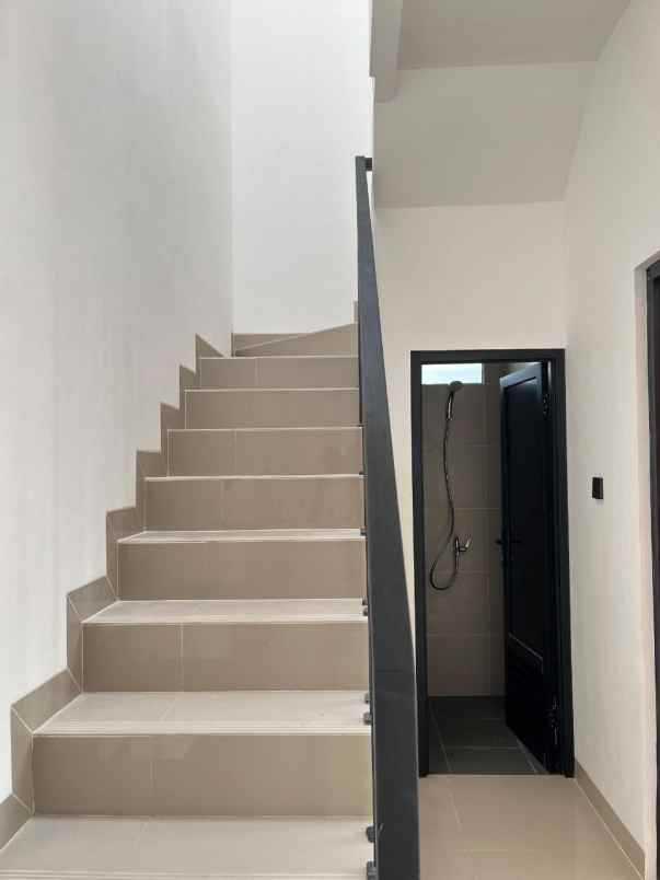 rumah hegarmanah habitat land