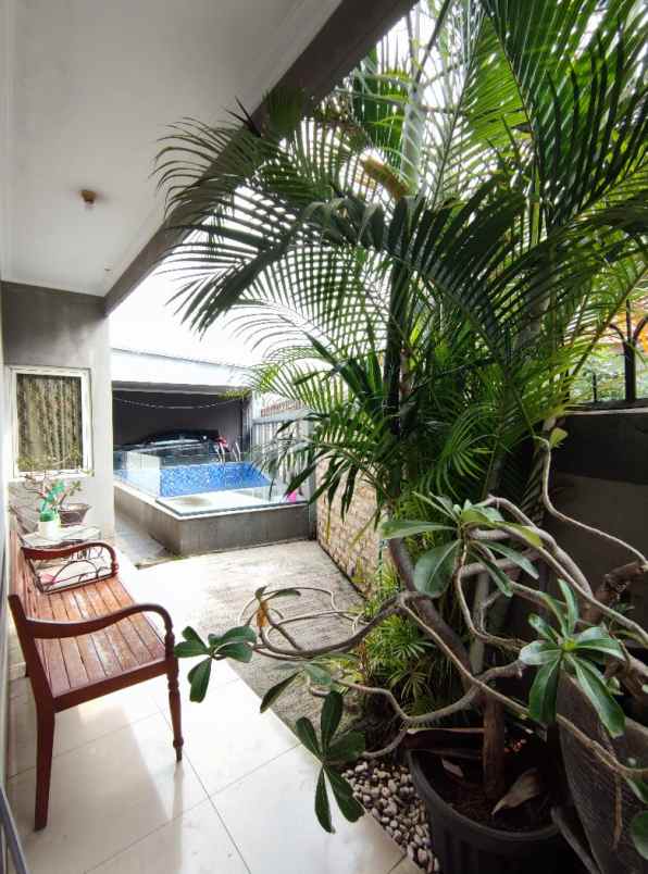 rumah hook 2 lantai di komp deplu kreo tangerang kota