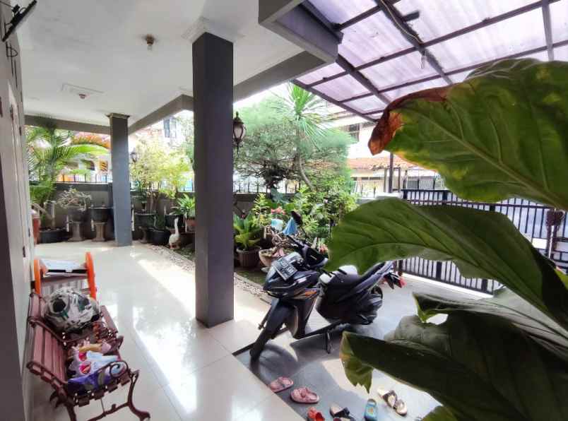 rumah hook 2 lantai di komp deplu kreo tangerang kota