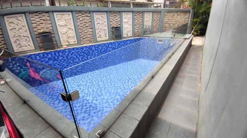 rumah hook 2 lantai di komp deplu kreo tangerang kota