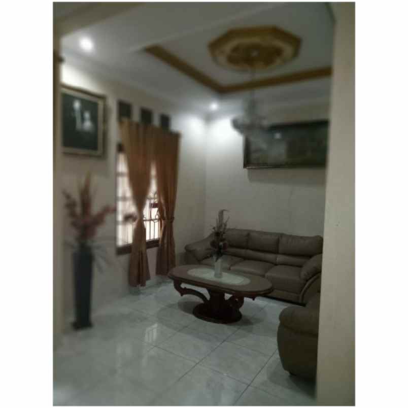 rumah jalan jatiwaringin raya