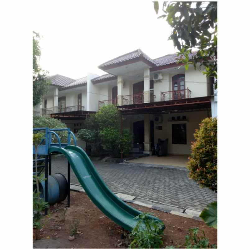 rumah jalan jatiwaringin raya