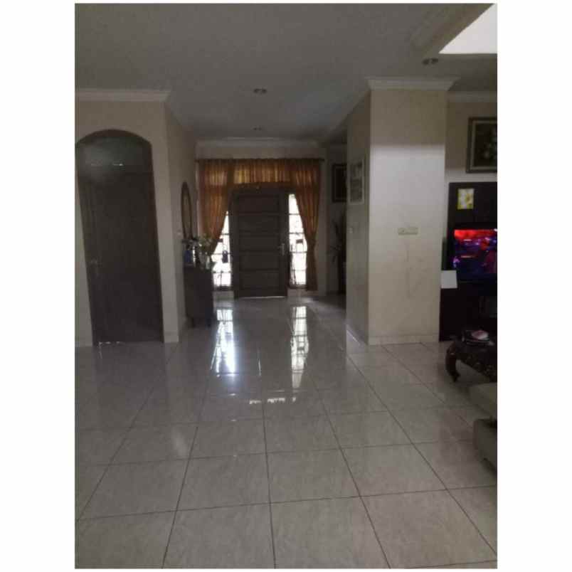 rumah jalan jatiwaringin raya