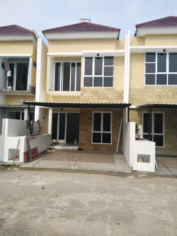 rumah jl ciater raya serua ciputat