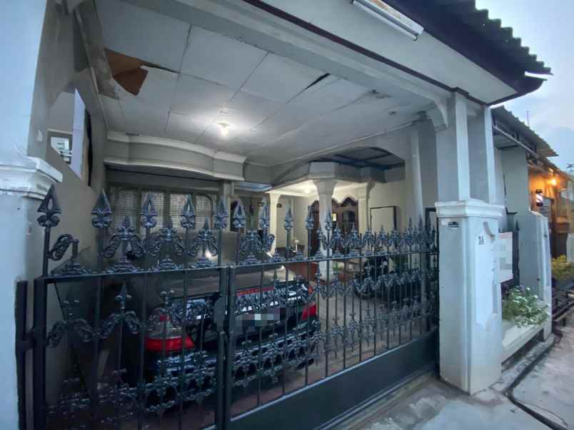 rumah jl lapangan bola kebun jeruk